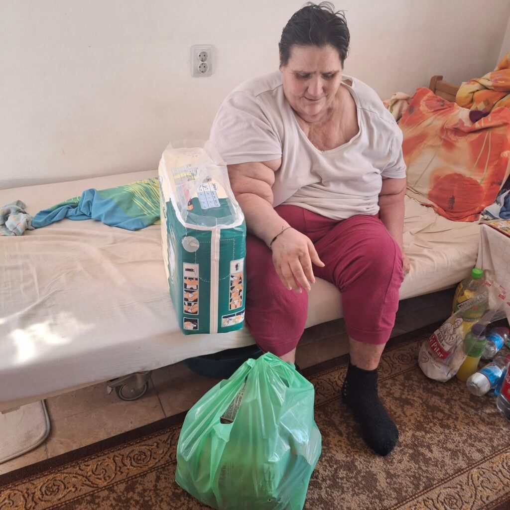 Pachete cu alimente pentru copii și persoane vârstnice fără posibilități din mediile vulnerabile din Comuna Buhăeni